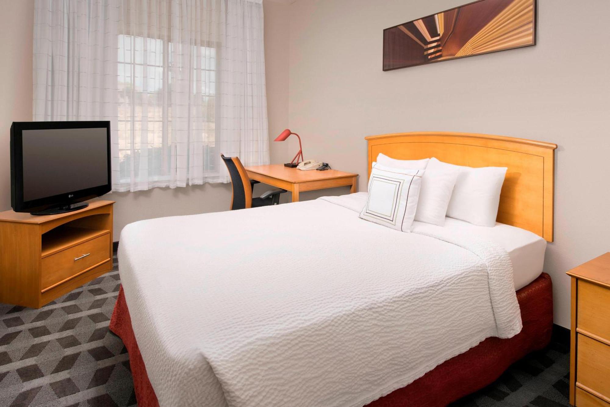Towneplace Suites By Marriott Albuquerque Airport Bagian luar foto