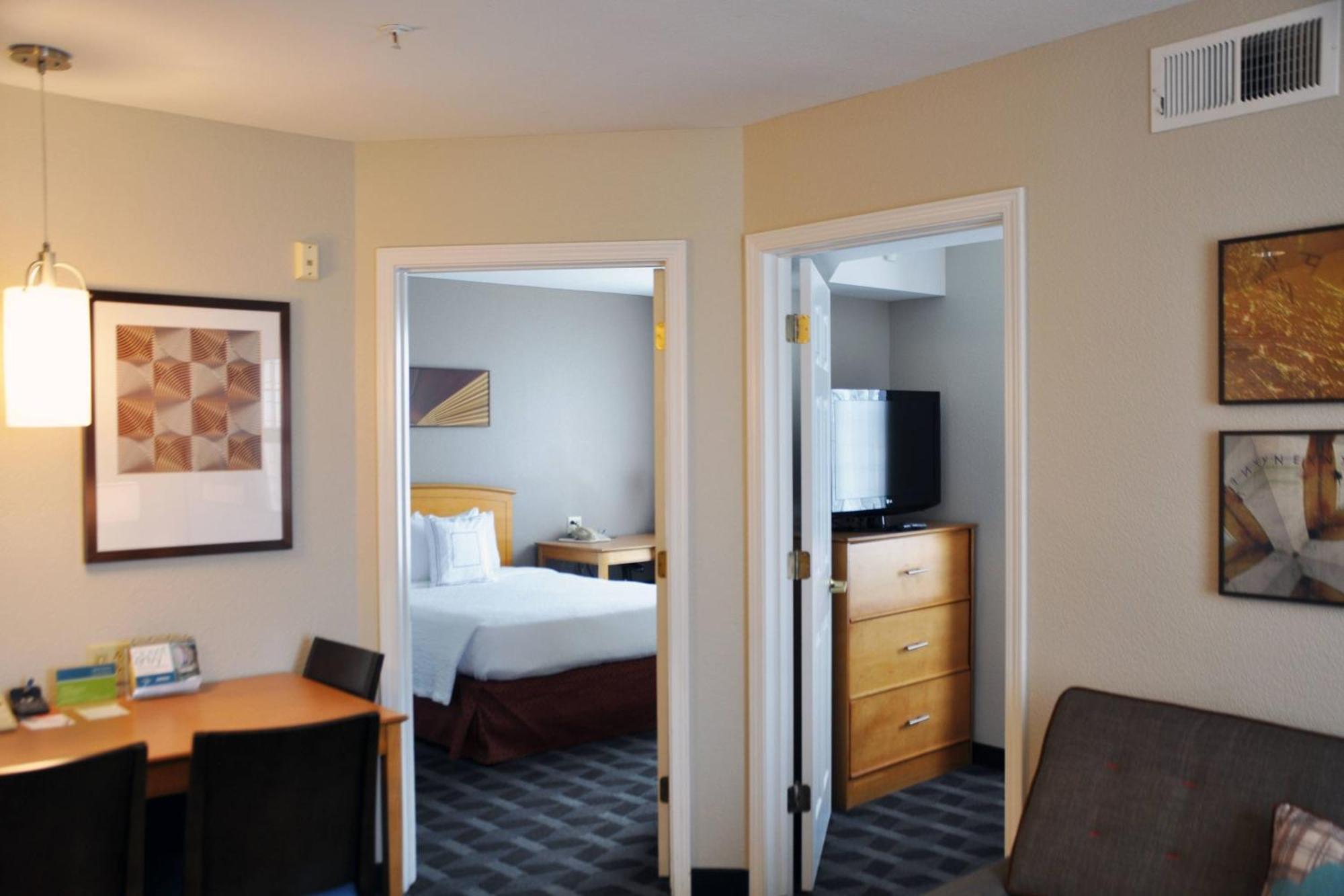 Towneplace Suites By Marriott Albuquerque Airport Bagian luar foto
